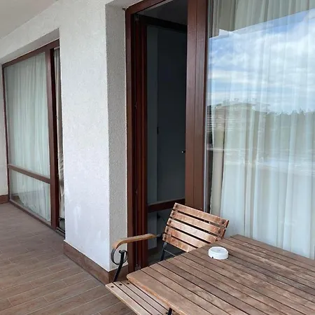 Private In Emerald *